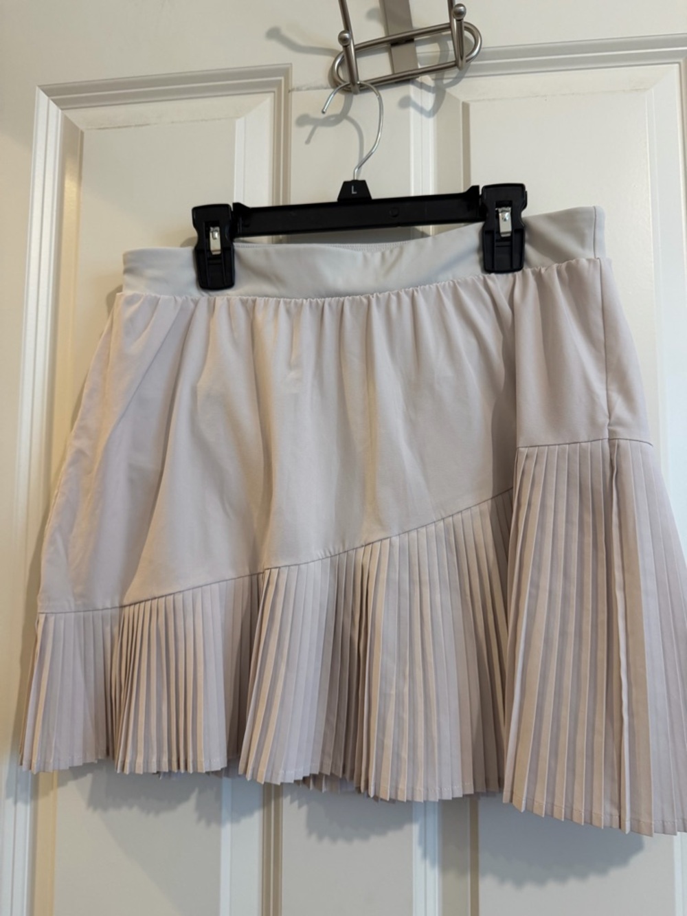 Spanx pleated active skirt, size large